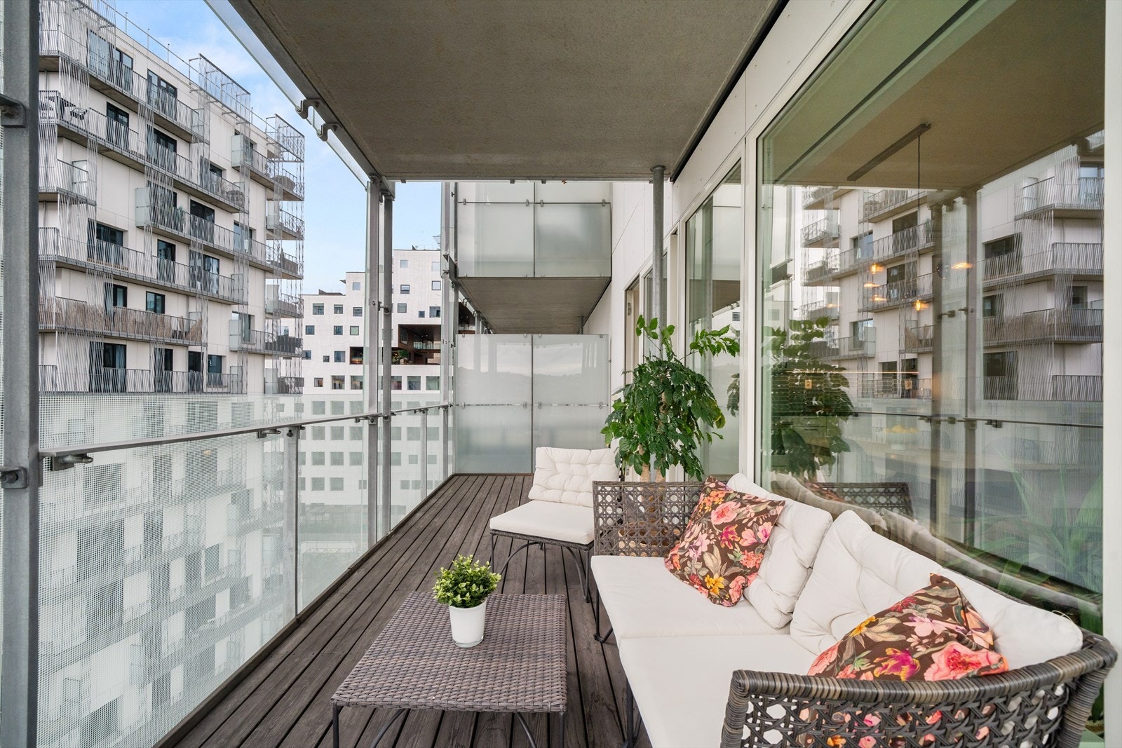 På balkongen er det god plass til utemøbler og grill. Galleribilde