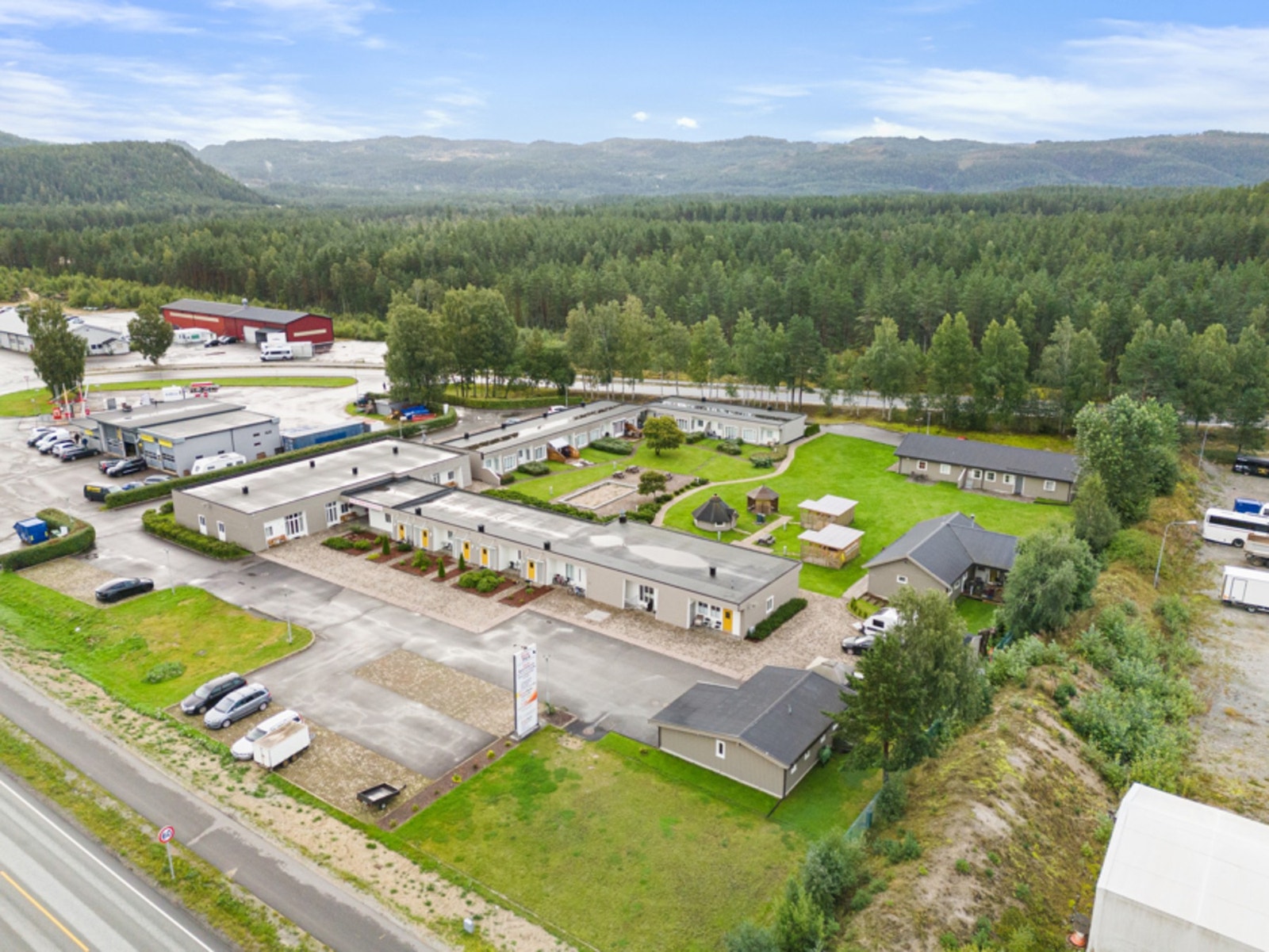 Dronefoto over området Galleribilde