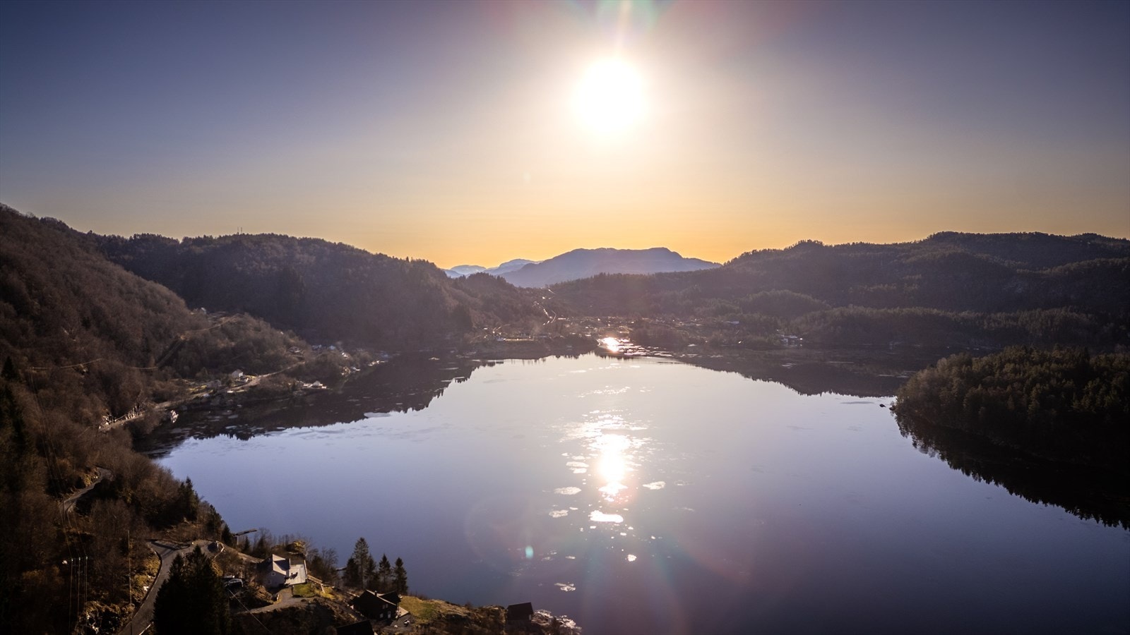 Her kan du bygge hyttedrømmen i nydelige omgivelser med sol og sjøutsikt! Galleribilde