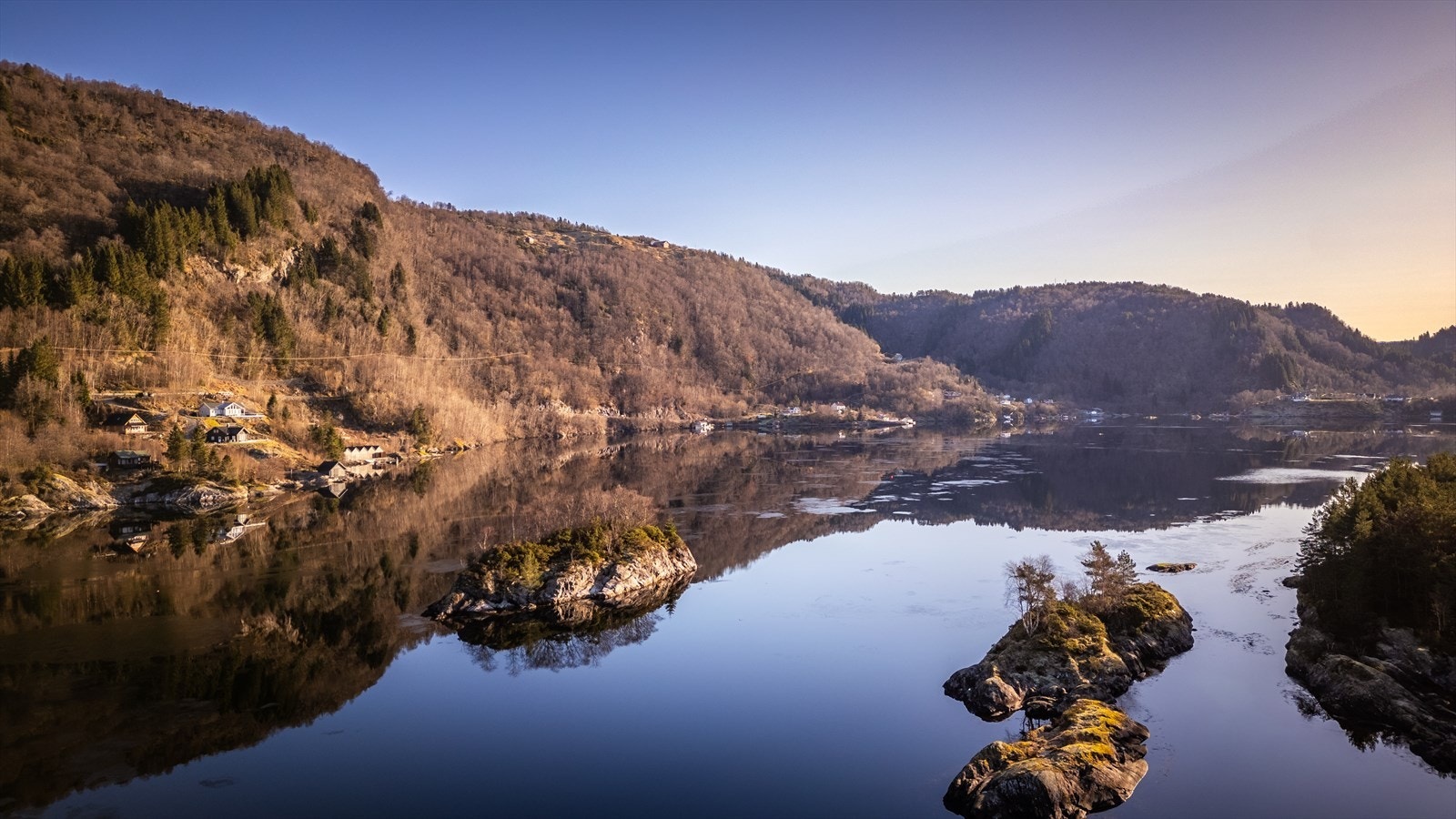 Kort vei til sjø - og båtliv. Galleribilde