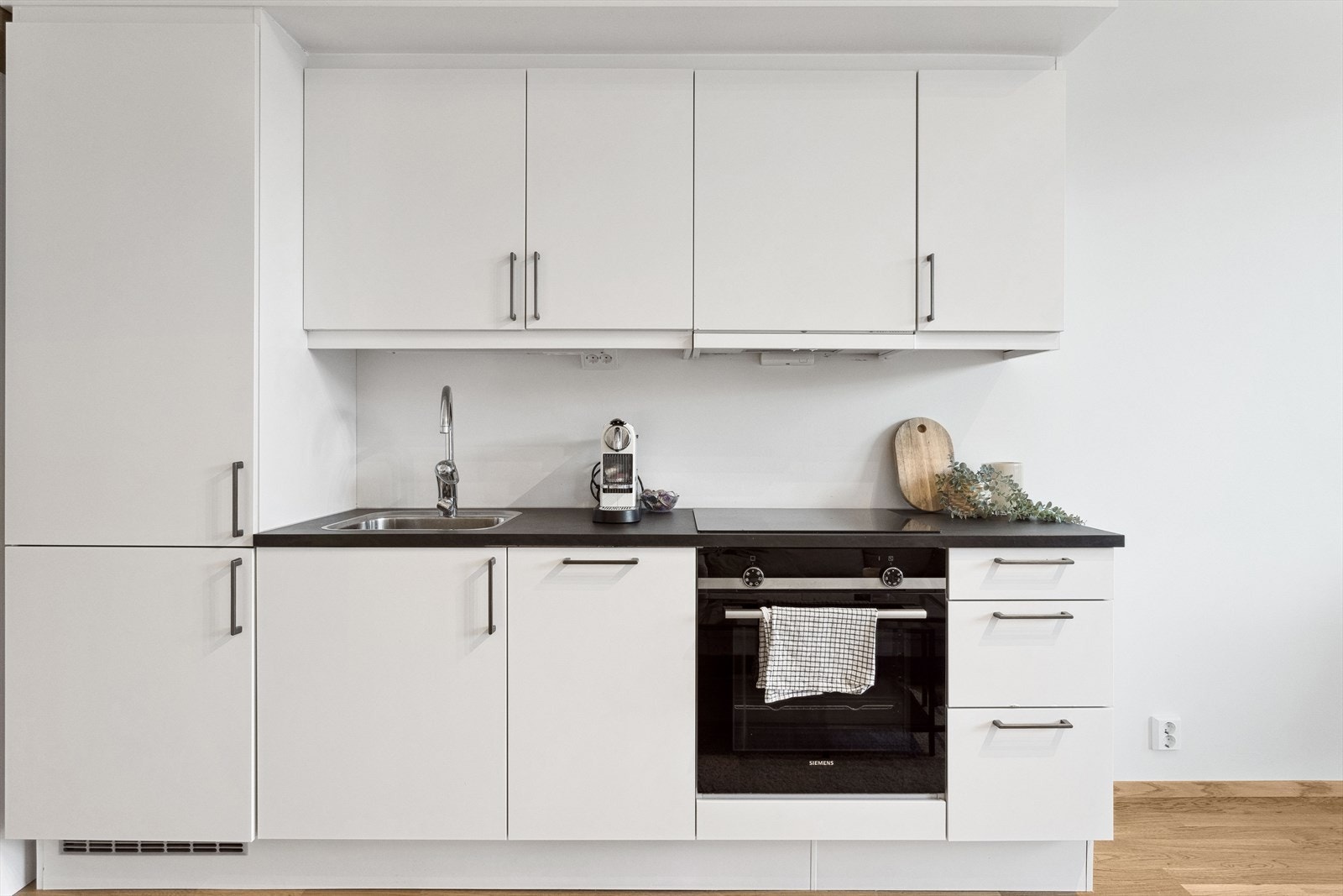 Vedrørende hvitevarer - se pkt. løsøre og tilbehør i salgsoppgaven. Galleribilde