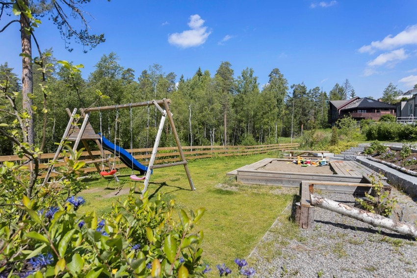 Lekeplass tilhørende Sønnaveien sameie Galleribilde