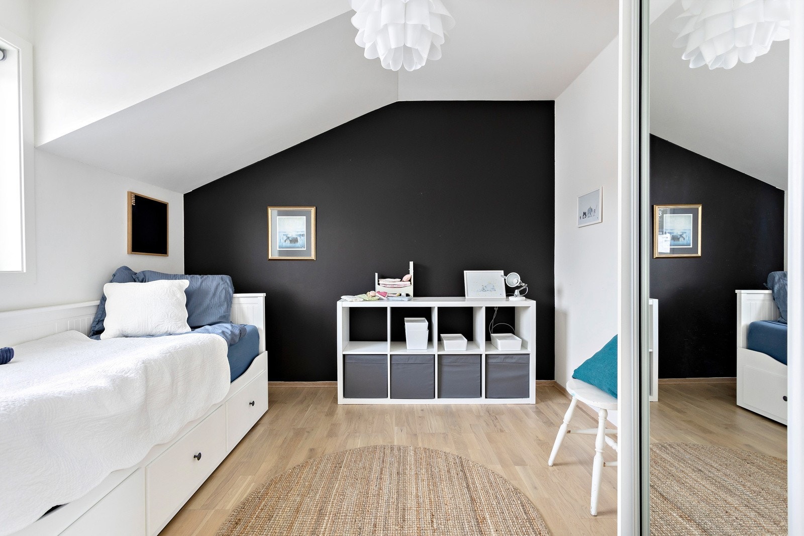 God plass i skyvedørsgarderobe på soverommene. Galleribilde