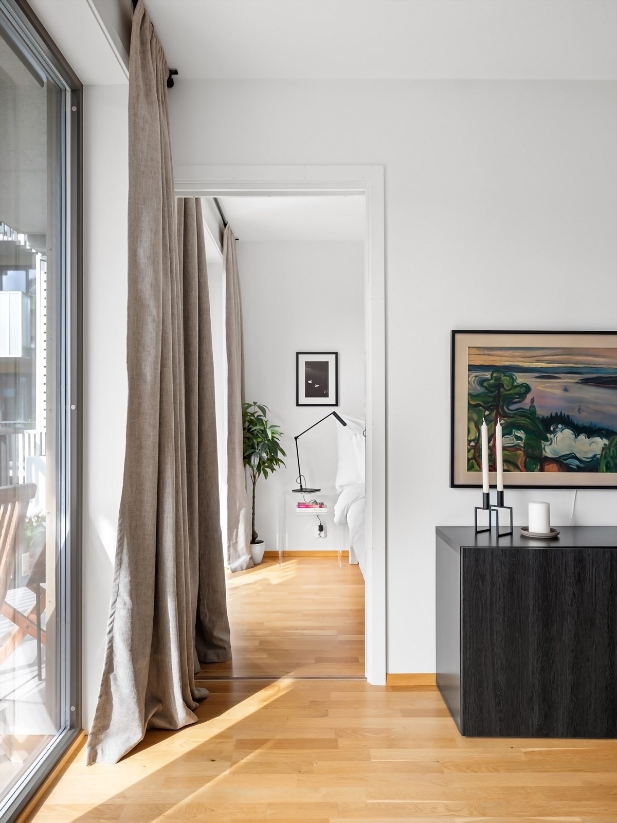 Fra stue inn til soverom. Galleribilde