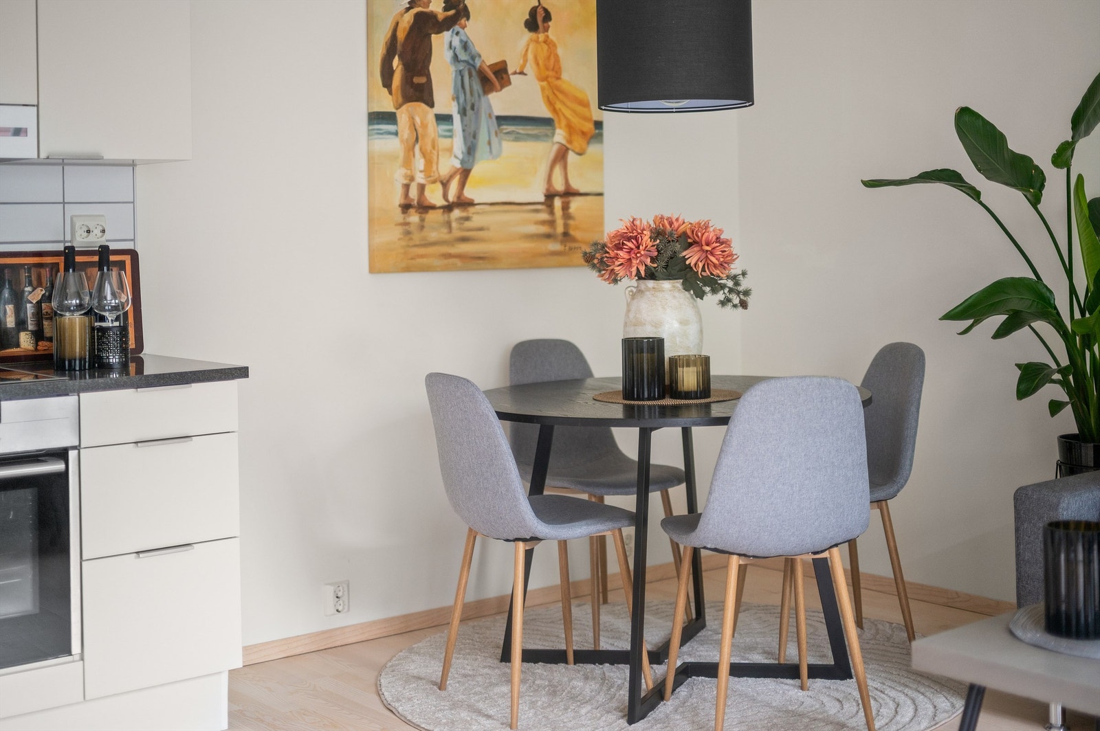 Her kan venner og familie inviteres på middagsselskaper. Galleribilde