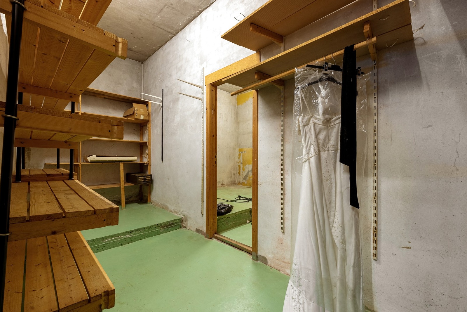 Denne etasjen, har godt med lagring i flere boder. Galleribilde