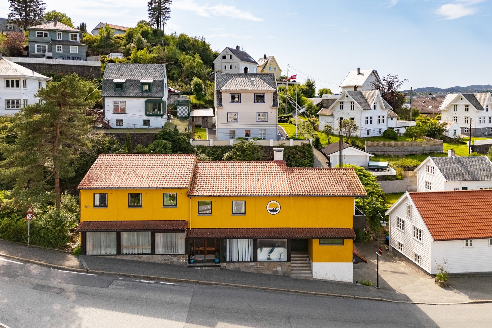 Flott bolig med mye sjarm og attraktiv beliggenhet. Galleribilde