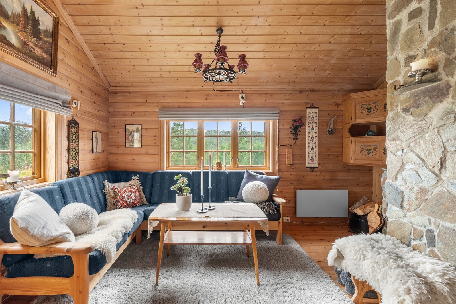 Hytta er på 54m² og holder en god standard. Galleribilde