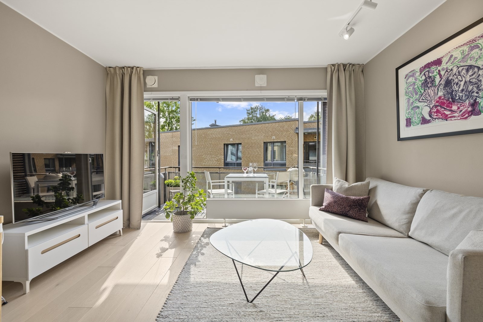 Velkommen til denne flotte leiligheten i Hoffsveien 6A! Galleribilde