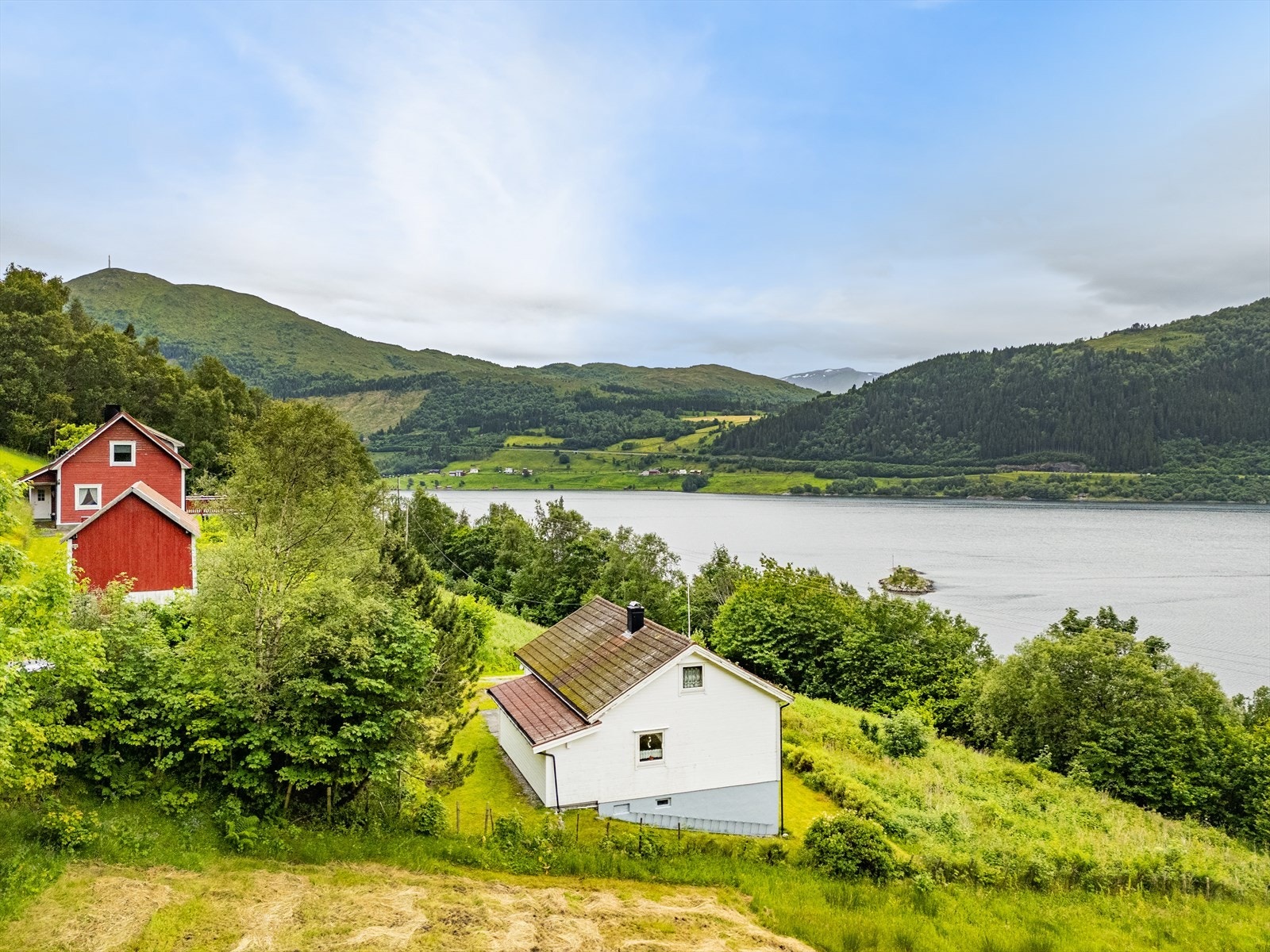 Eneboligen ble bygget på i 2008, og taket er fra 1997 og 2008. Galleribilde