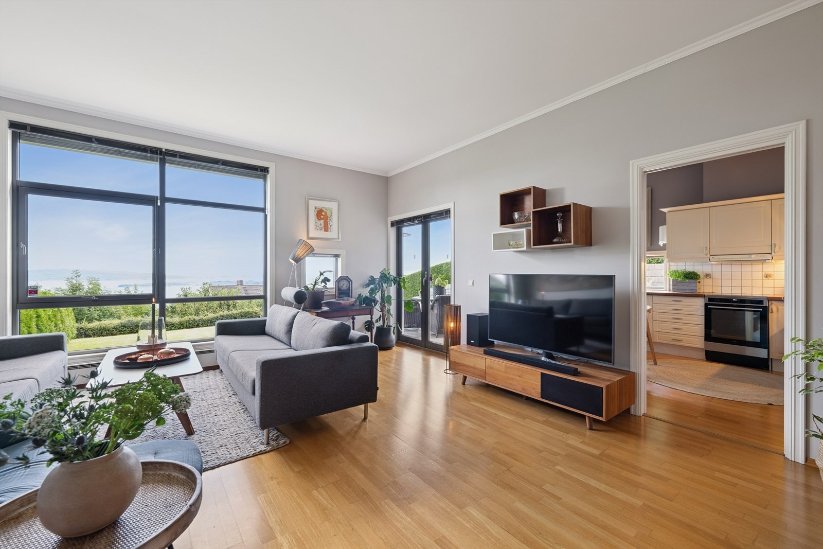 Flott stor stue med god høyde under tak Galleribilde