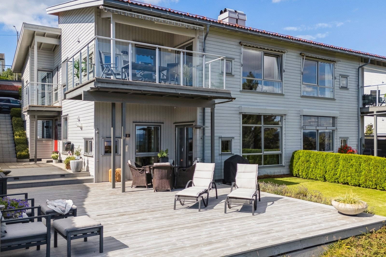 Fasade fra terrasse Galleribilde