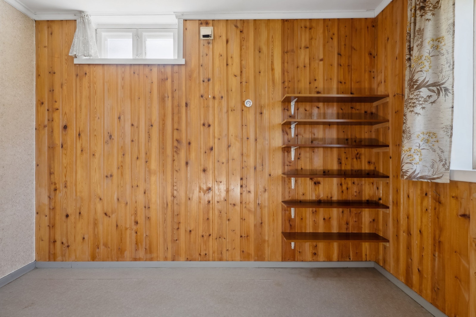 Bod i sokkeletasjen Galleribilde