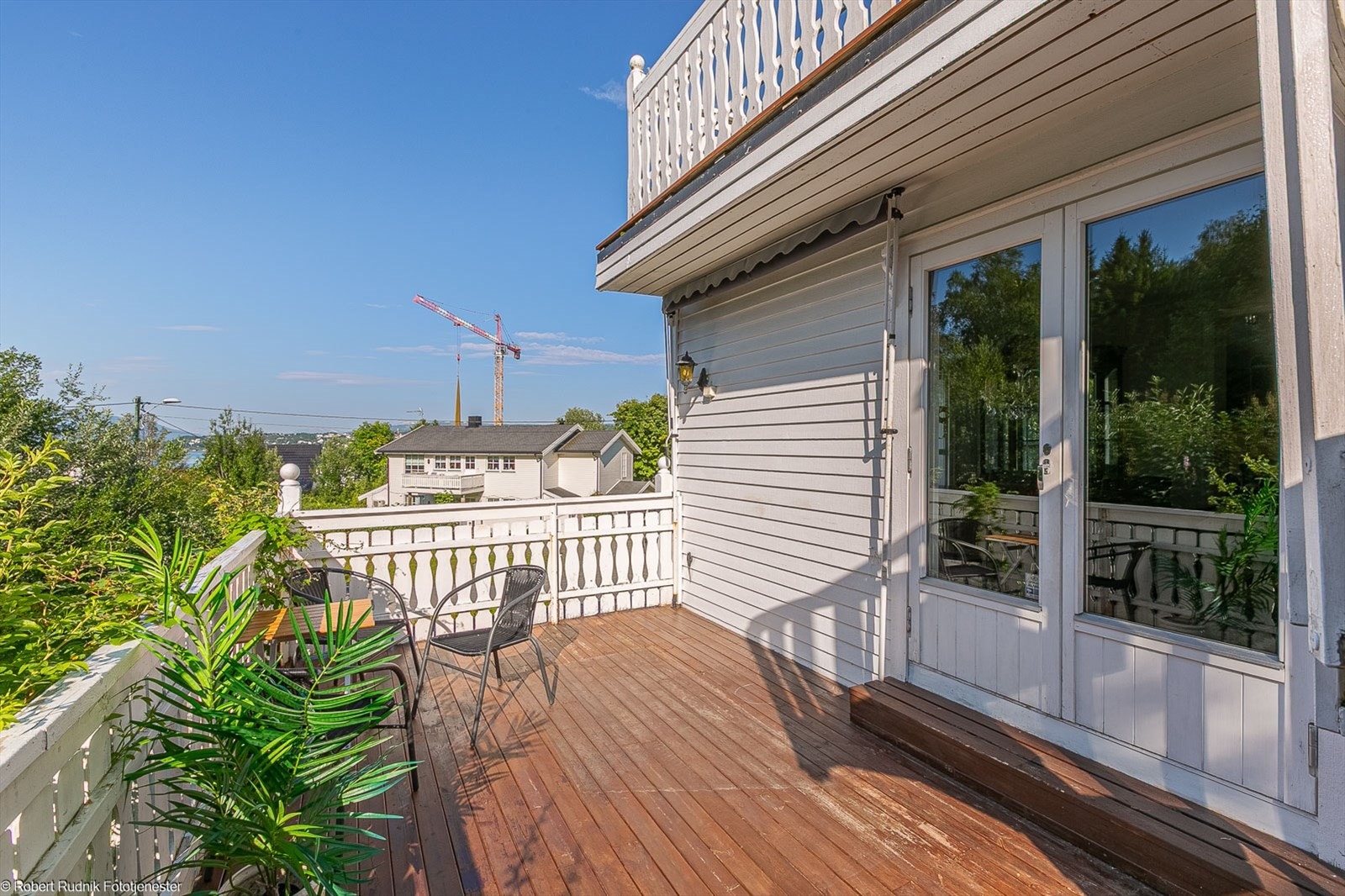 Veranda med utgang fra spisestue. Galleribilde