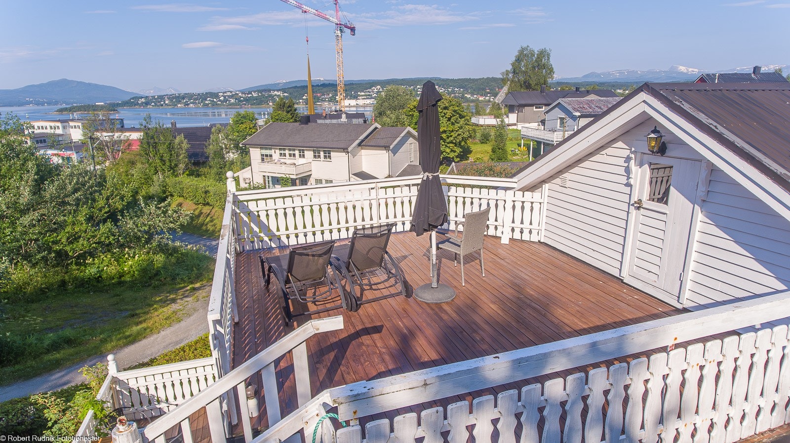 Den øverste verandaen byr på en fantastisk utsikt og gode solforhold. Galleribilde