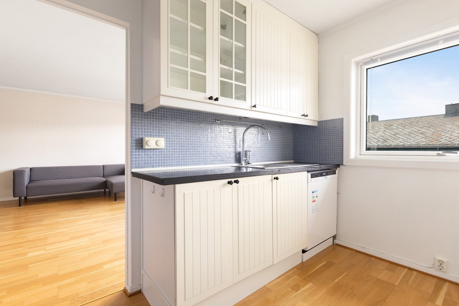 Frittstående hvitevarer som medfølger handelen. Galleribilde