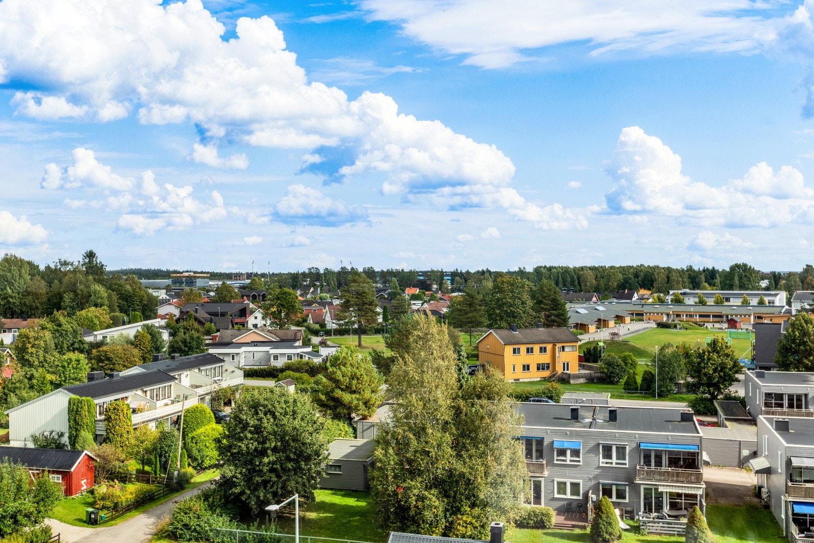 God oversikt fra kjøkkenvinduet Galleribilde
