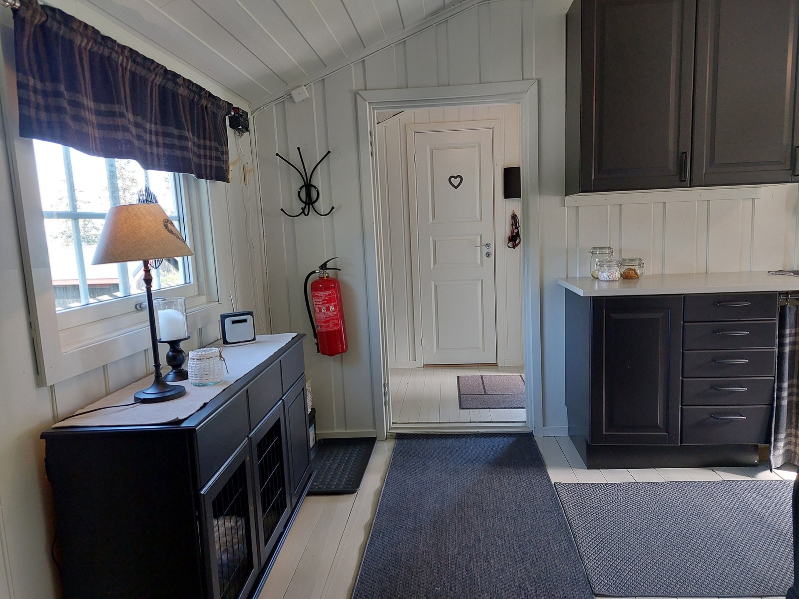 Mot gang og toalettrom. Galleribilde