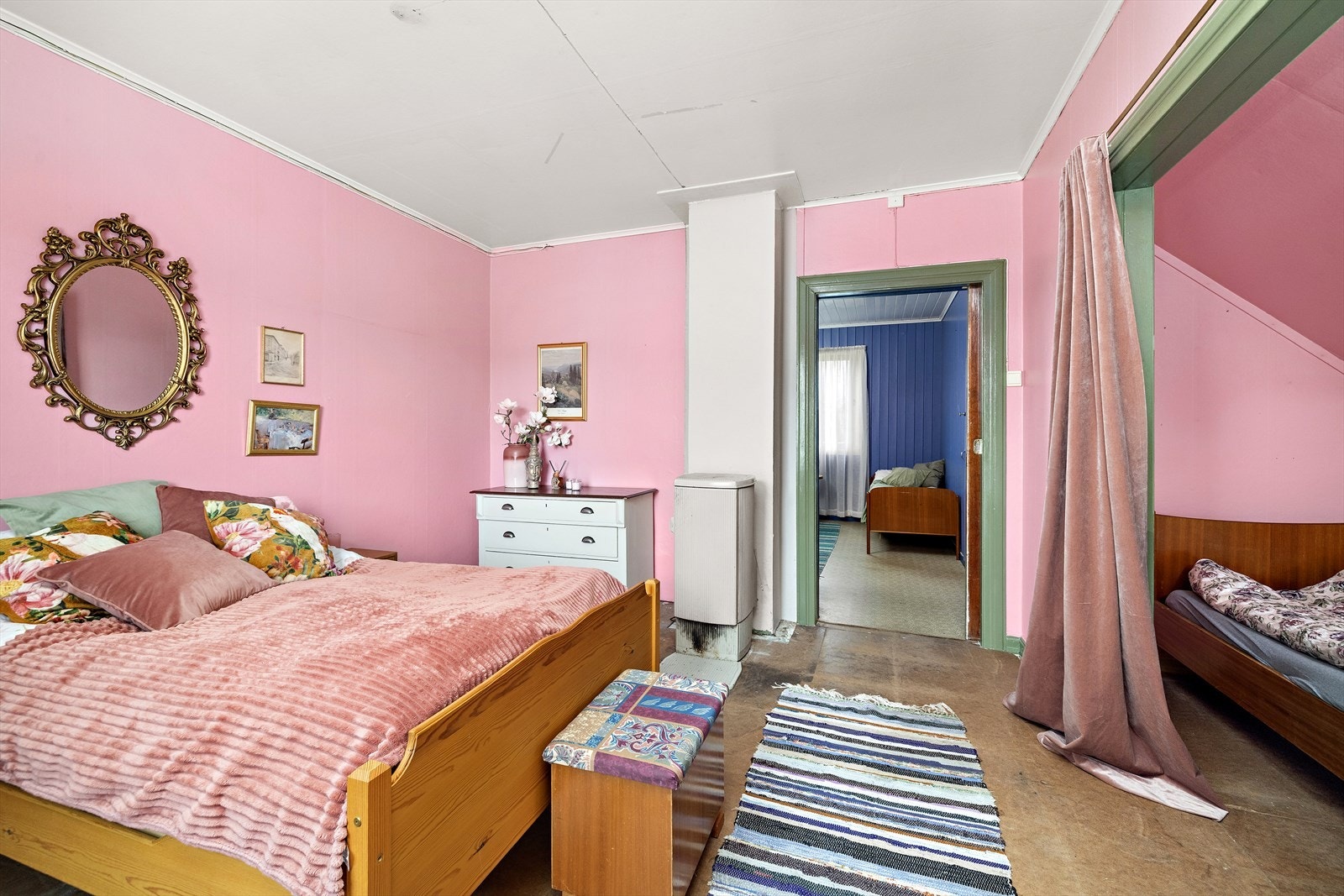 Et stort rom med gode møbleringsmuligheter. Galleribilde