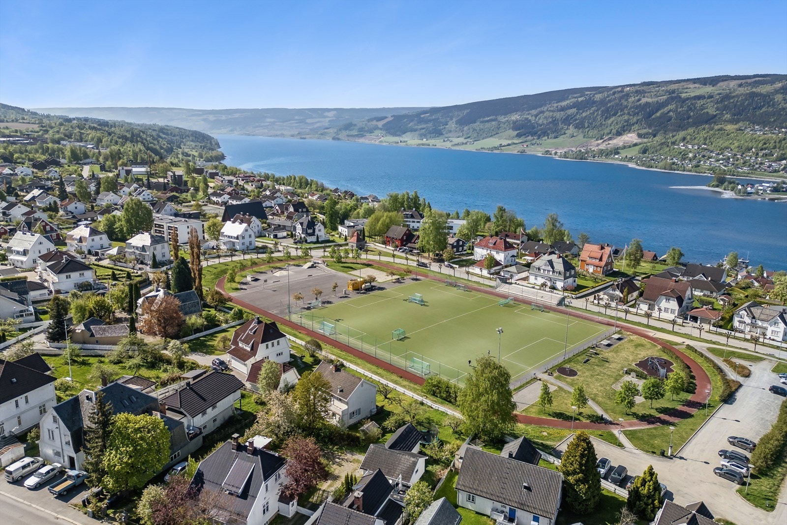 Fra eiendommen er det gangavstand til Hammartun skole som har elever fra 1. til 10. trinn. Galleribilde