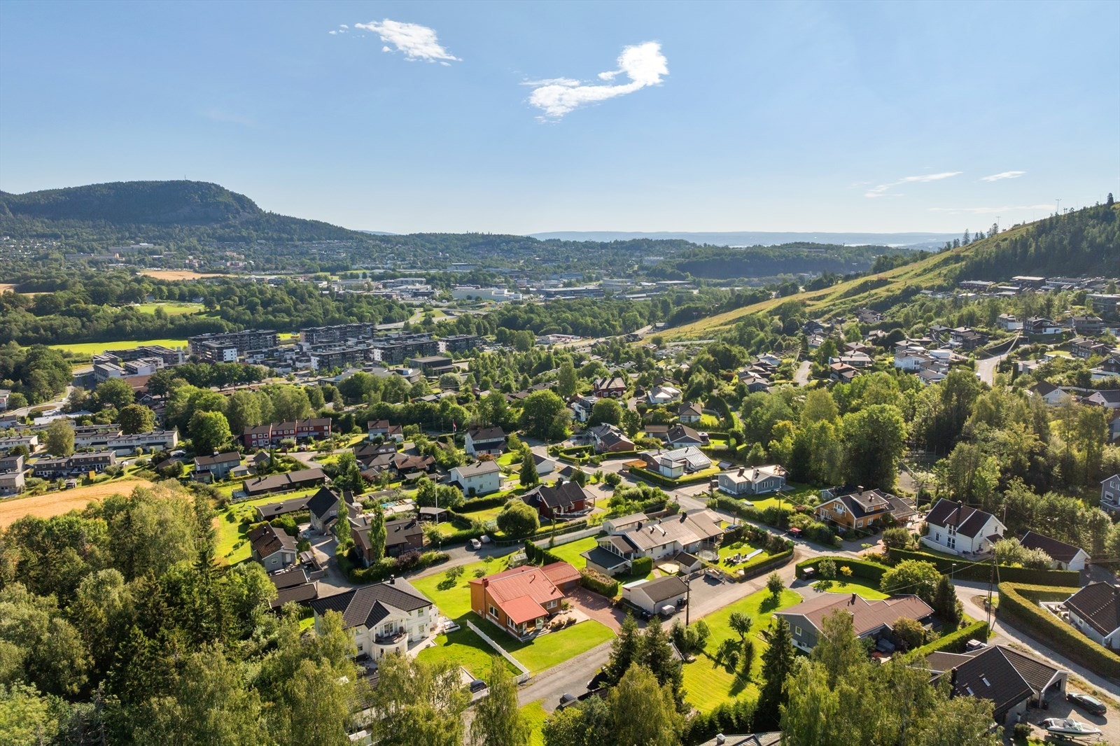 Vøyenenga byr på trygt nærmiljø, barnehager, populære skoler og enkel tilgang til fritidsaktiviteter og idrettsanlegg. Galleribilde