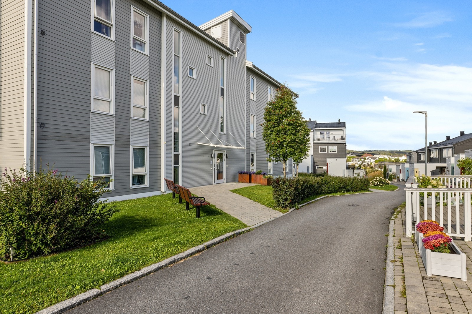 Inngangsparti til eiendommen. Galleribilde