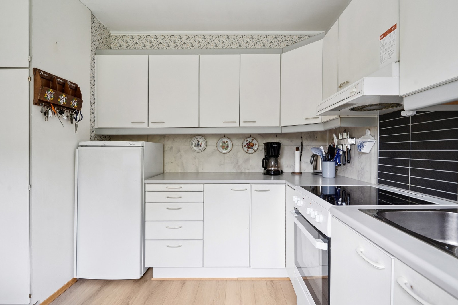 Kjøkkeninnredningen har et klassisk uttrykk, og passer godt til boligen. Galleribilde