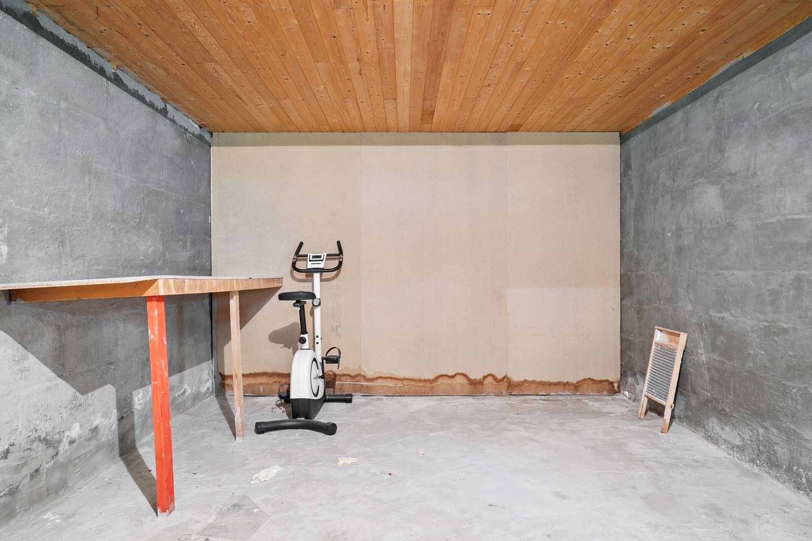 Det er godt med lagringsplass i kjelleretasjen. Galleribilde