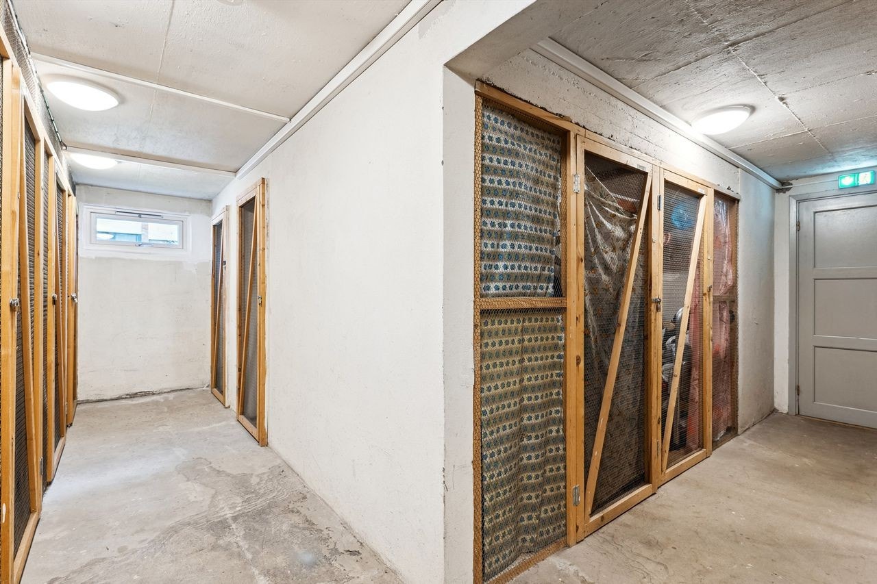 Det følger med en bod i kjeller, samt en bod i gangen i 7. etasje. Galleribilde