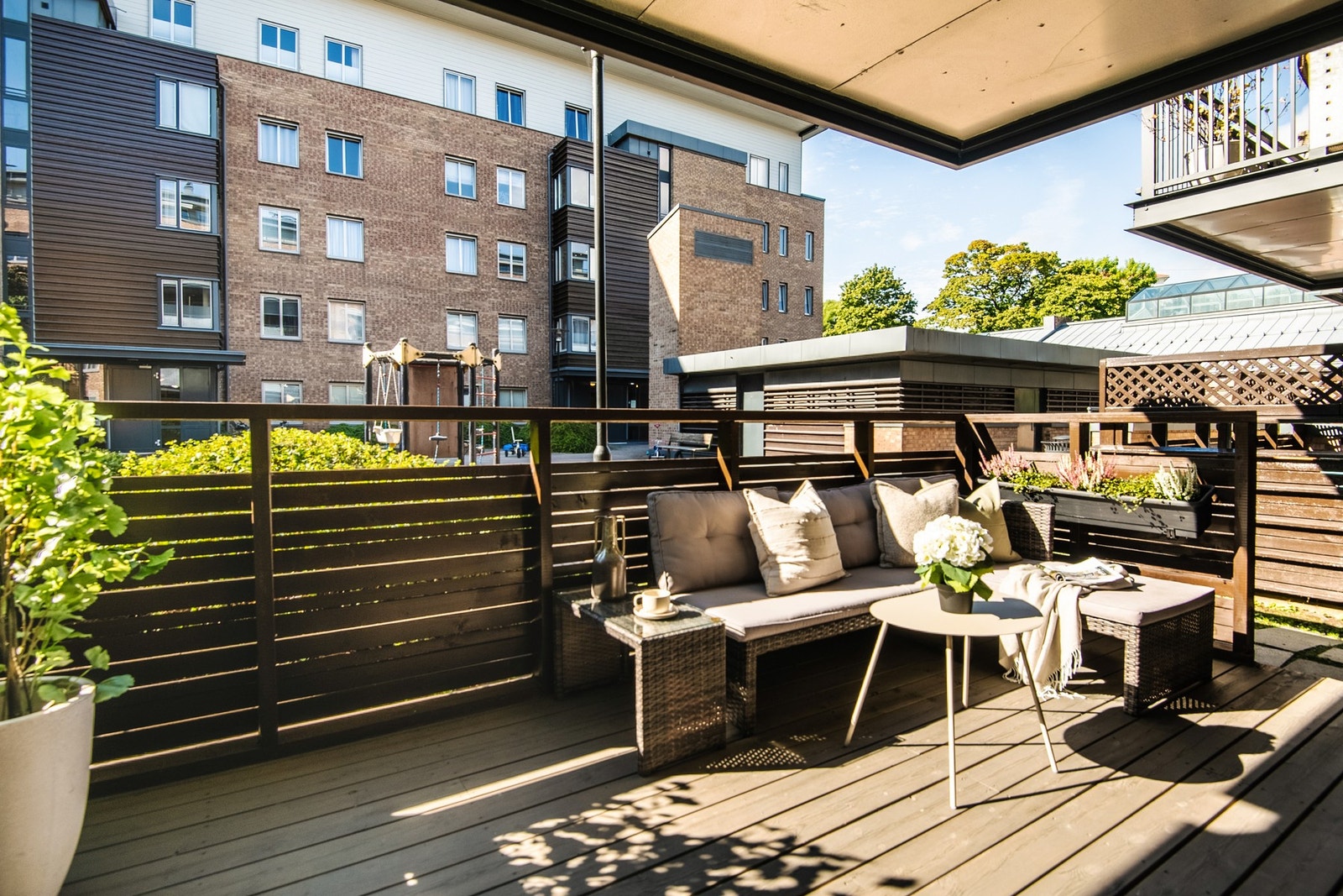Terrassen blir en naturlig forlengelse av stuen hele sommersesongen. Galleribilde