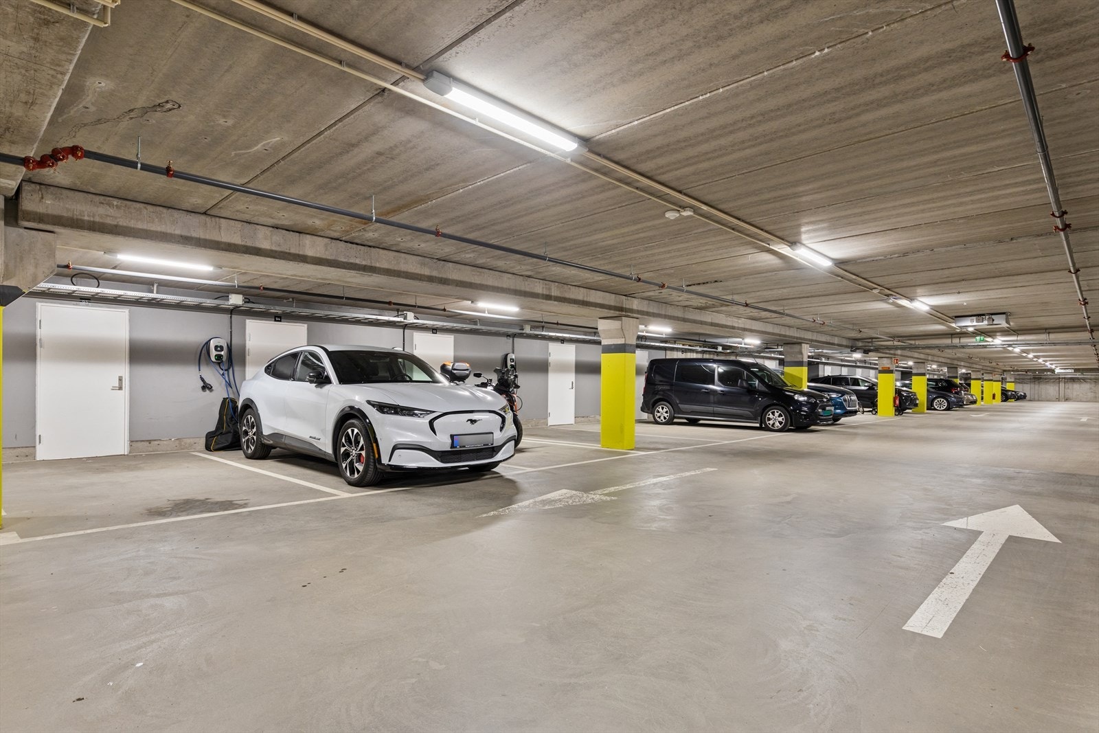 Det medfølger garasjeplass i felles garasjeanlegg under blokken. Galleribilde
