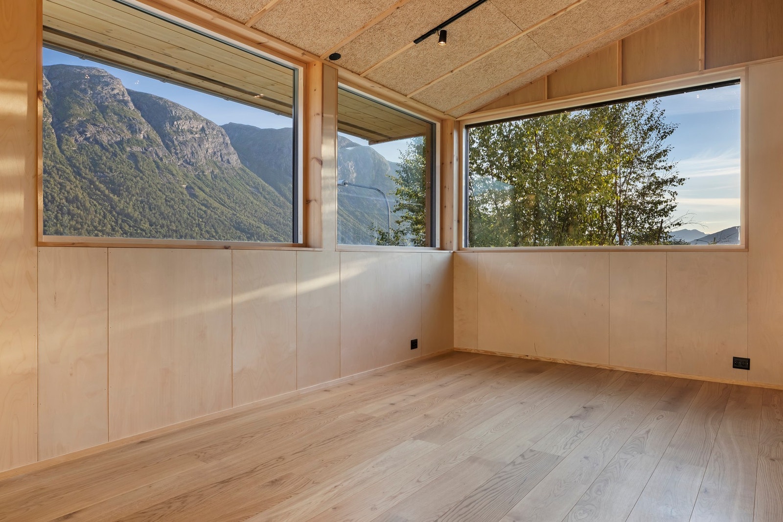 Utsikt fra spisestue/kjøkken Galleribilde