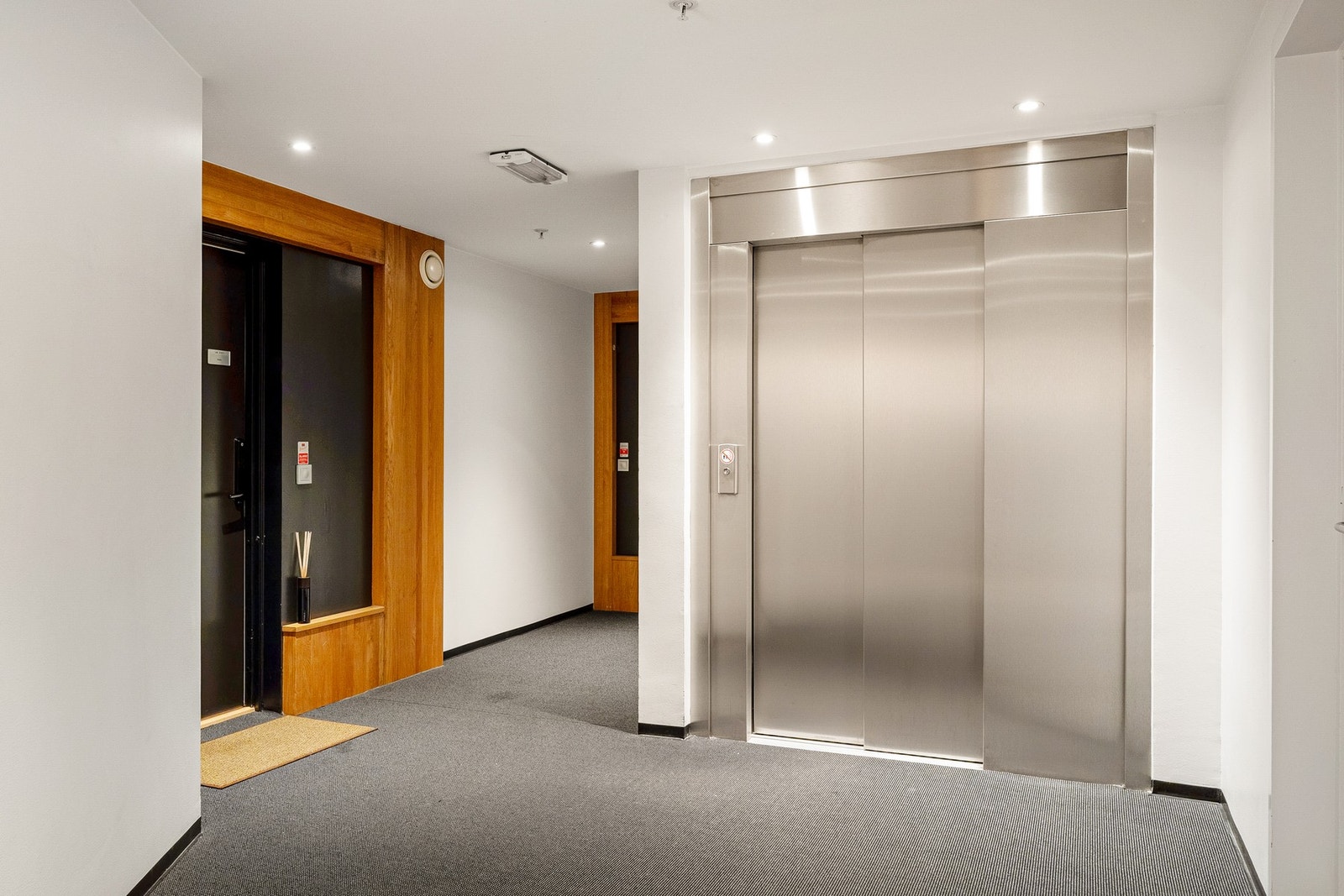 Trappefri adkomst via heis. Galleribilde