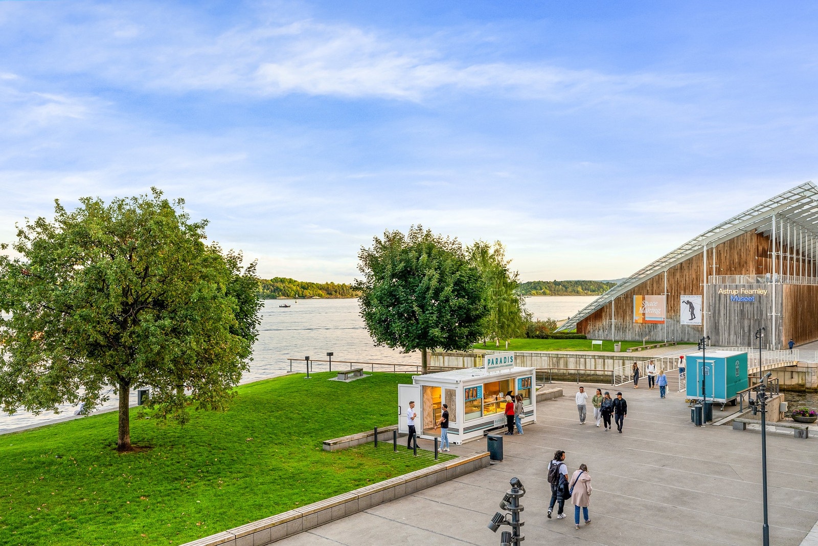 Kort vei til bademuligheter og Astrup Fearnley Museet. Galleribilde
