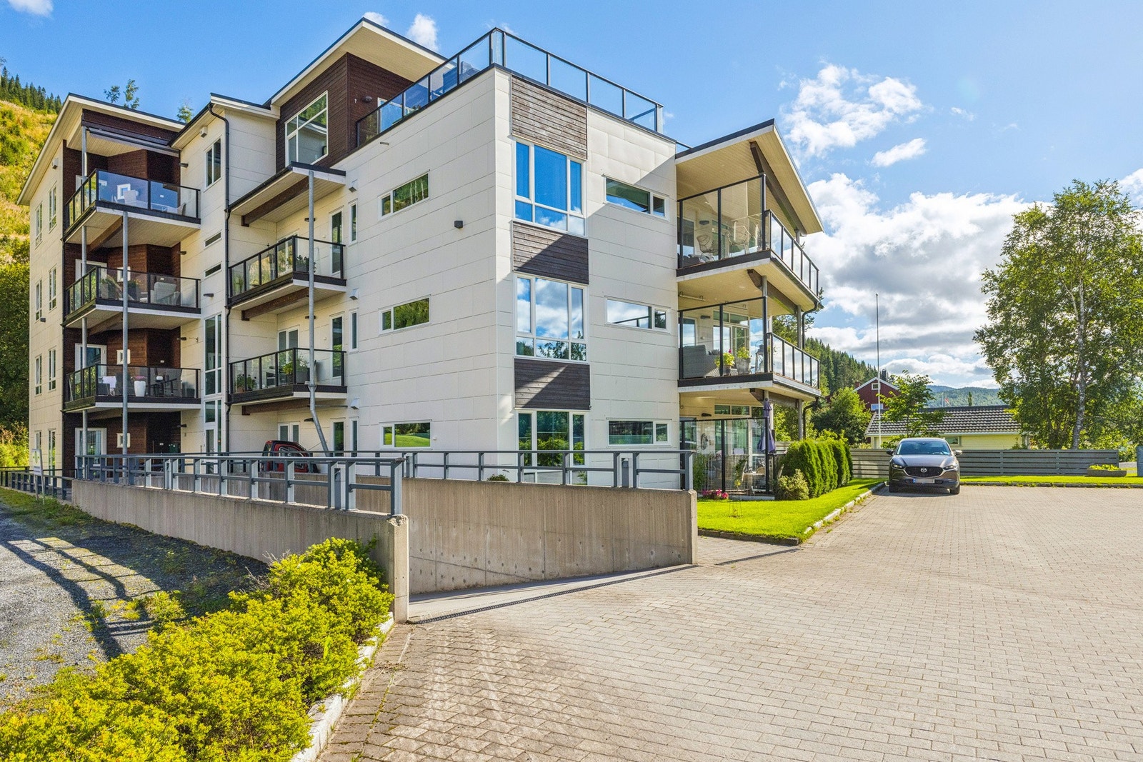 Praktisk nedkjøring som er oppvarmet på vinterstid. Galleribilde