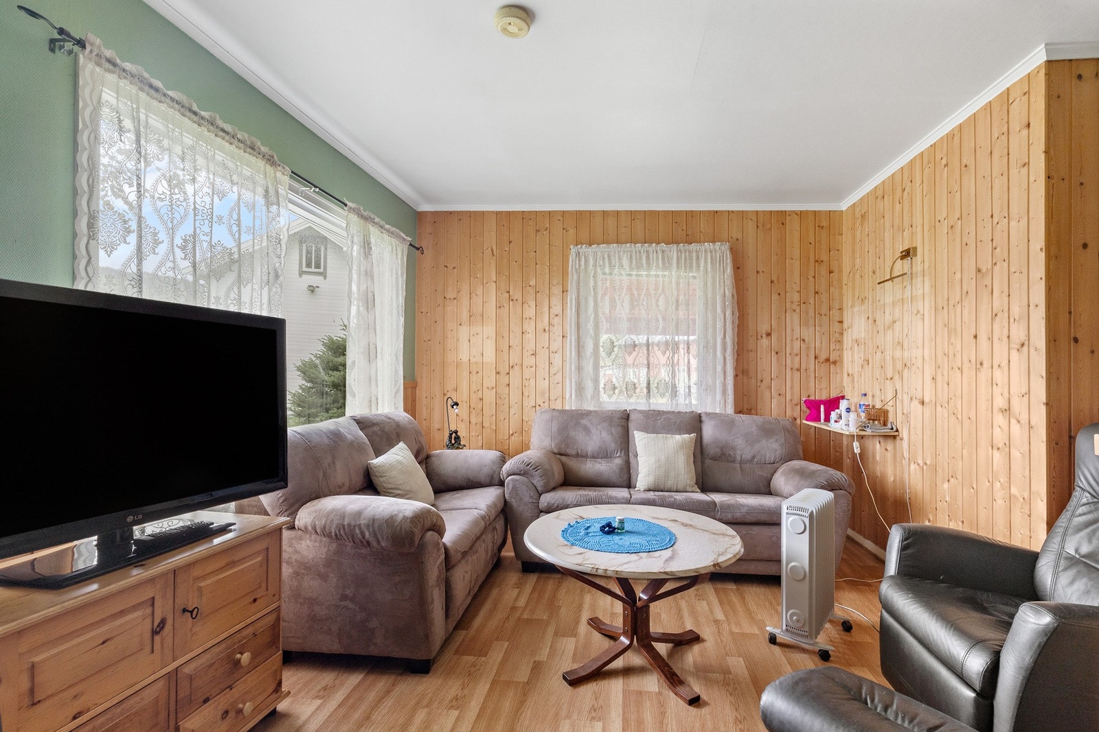 Boligen har en fin planløsning som gjør den enkel å innrede etter ønske. Galleribilde