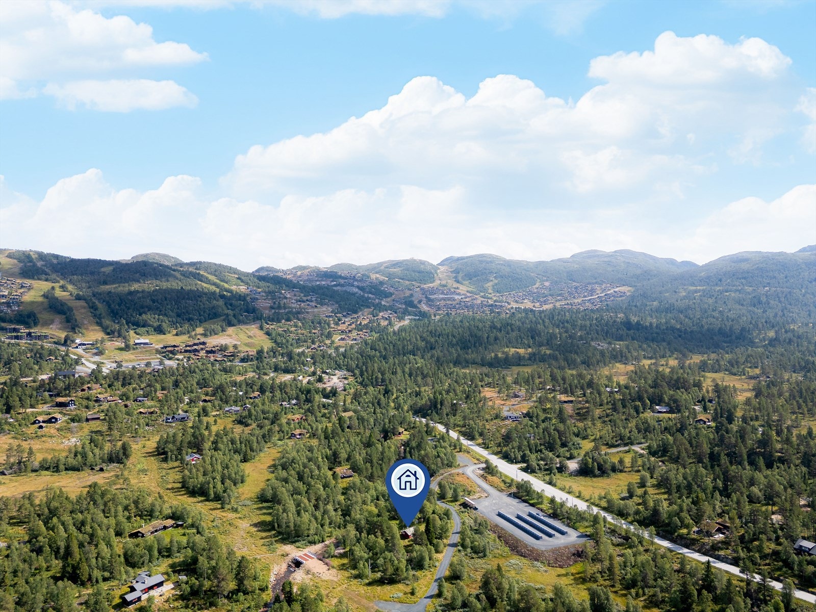 Ønsker man seg aktiviteter litt utenom det vanlige, kan Rauland også by på eget løypenett for fritidskjøring med snøscooter og mulighet for å prøve seg på hundekjøring med Telemark Husky Tour. Galleribilde