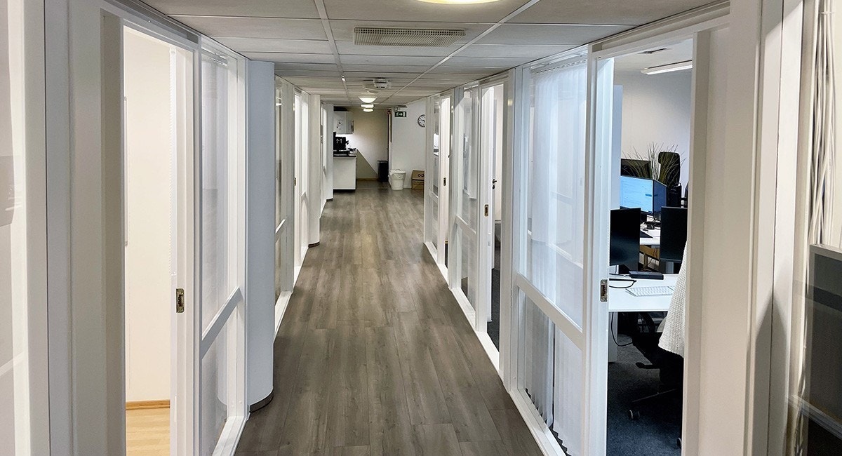 2. etasje - lokalene er i dag inndelt i cellekontorer (318 kvm) Galleribilde