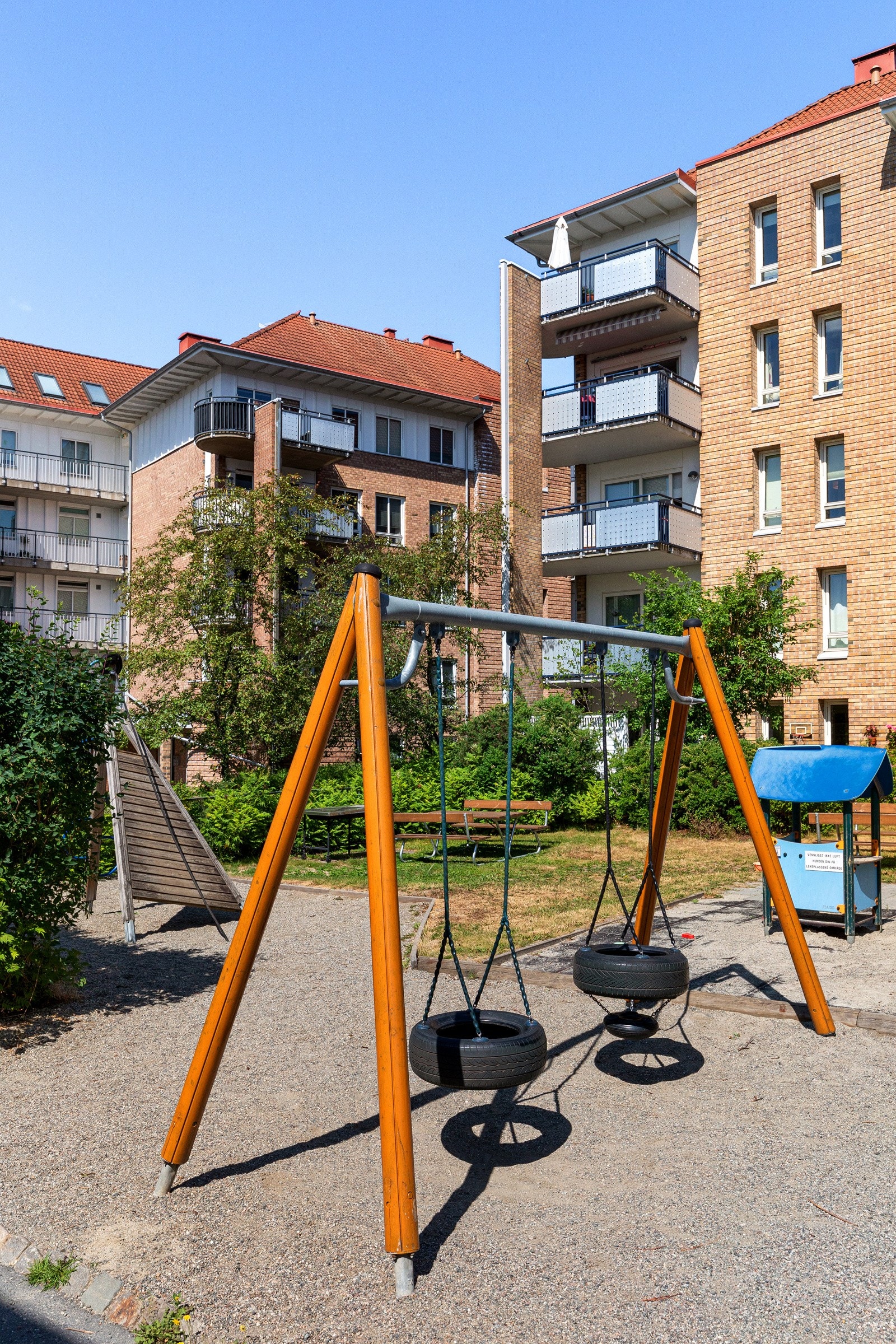 Lekeplass til stor glede for de minste beboerne. Galleribilde