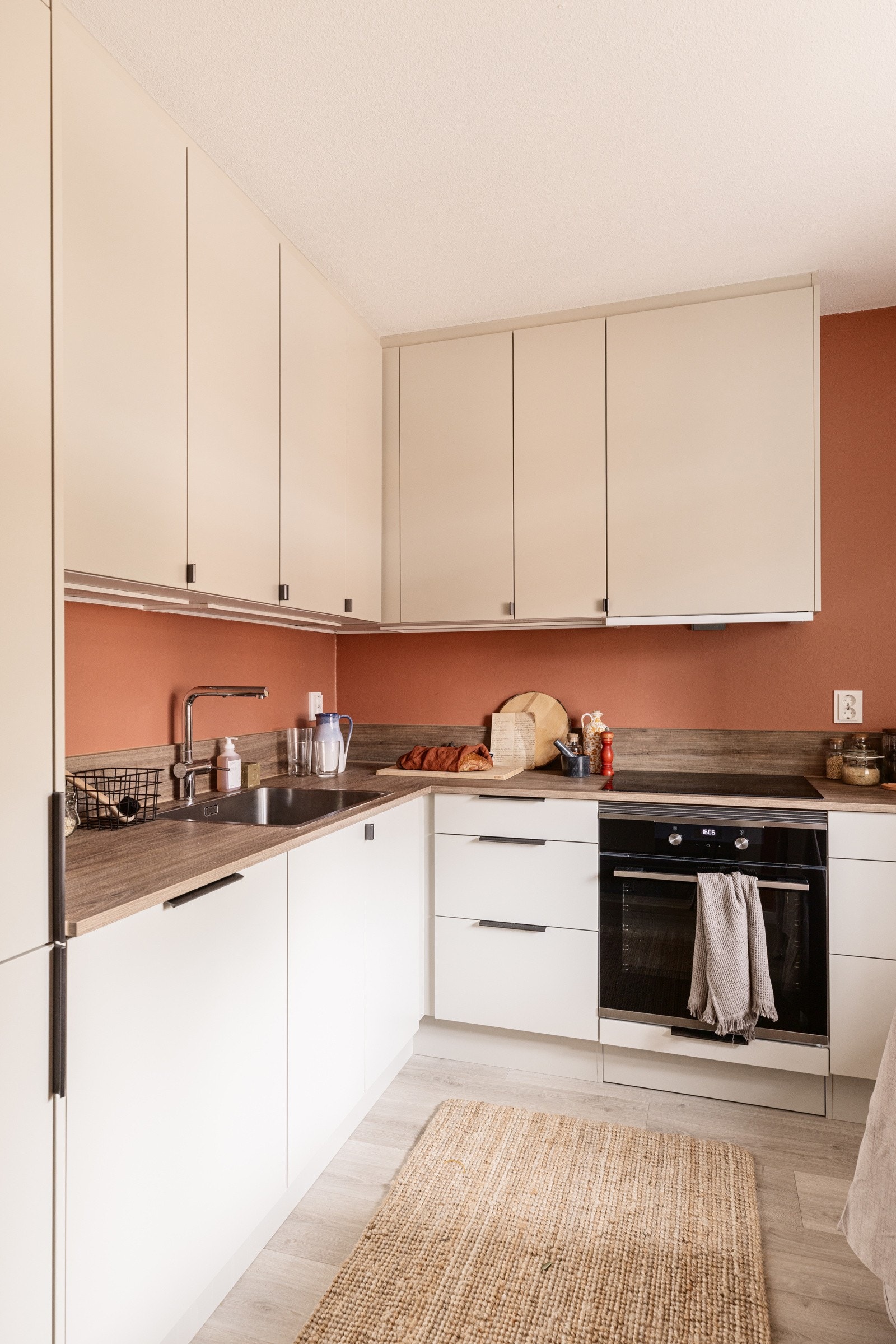 Takhøye skapskrog gir godt med plass til oppbevaring. Galleribilde