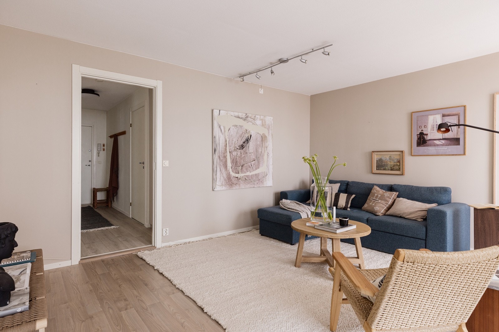 Takhøyde på 243 cm i stuen. Galleribilde