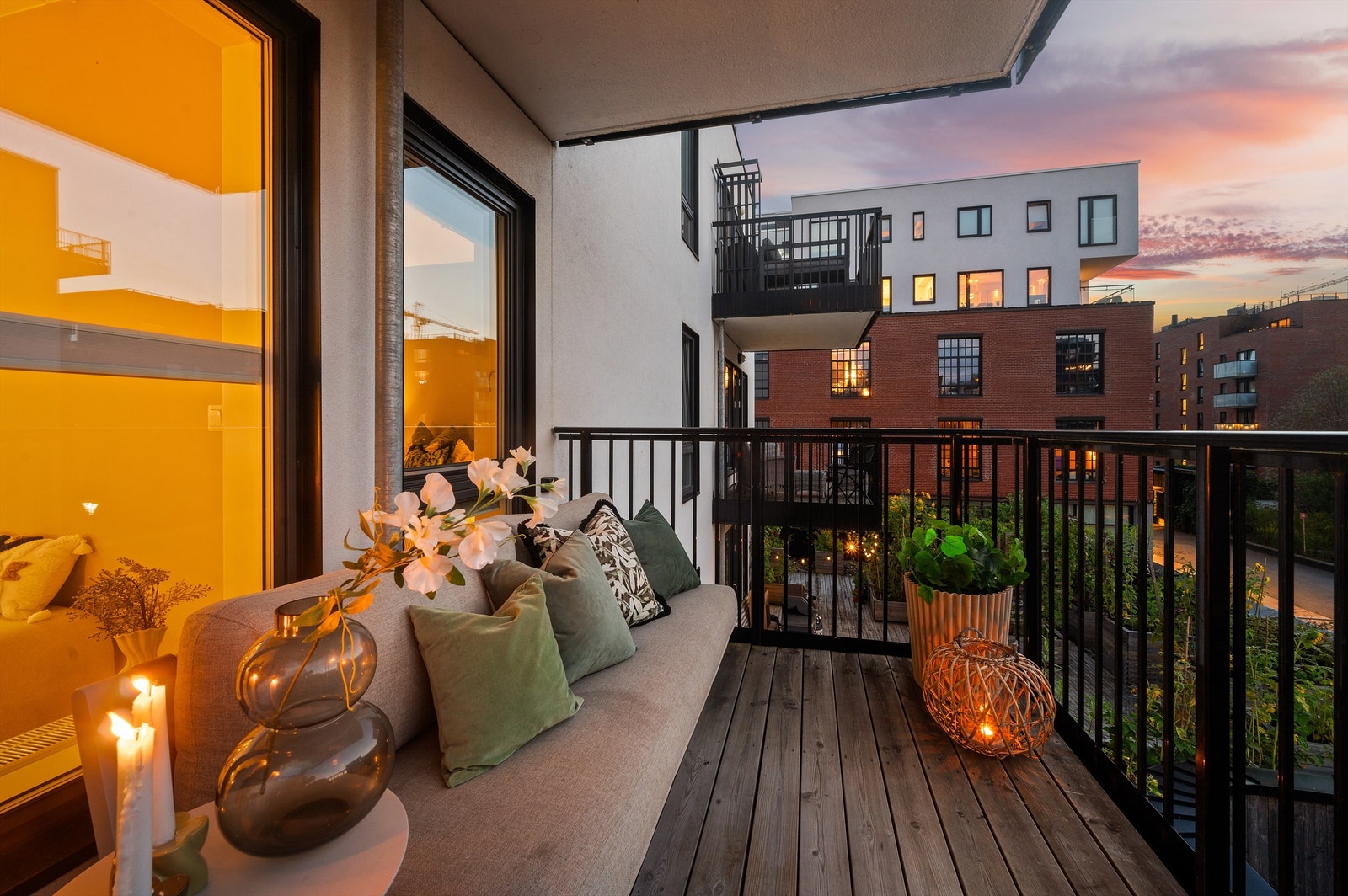 Her er det svært lite innsyn, og det er selvsagt lov å grille med elektrisk eller gassgrill Galleribilde