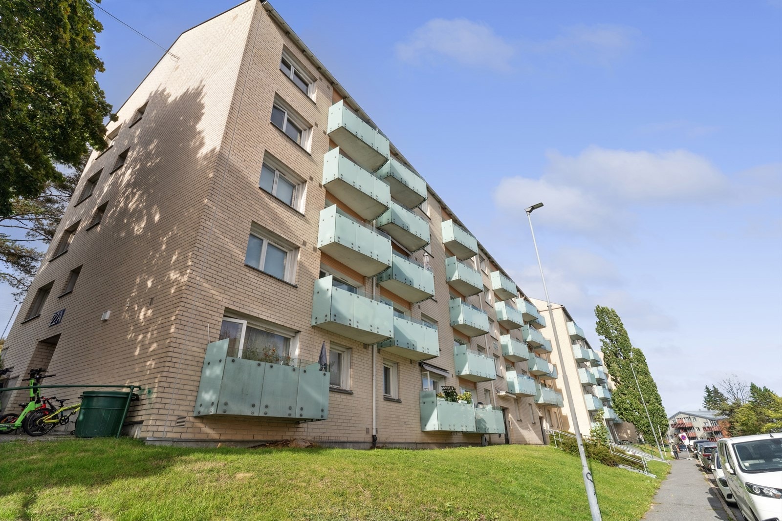 A-konto oppvarming (varmtvann og fyring) er inkludert i felleskostnadene. Sameiet består av 554 seksjoner. Galleribilde