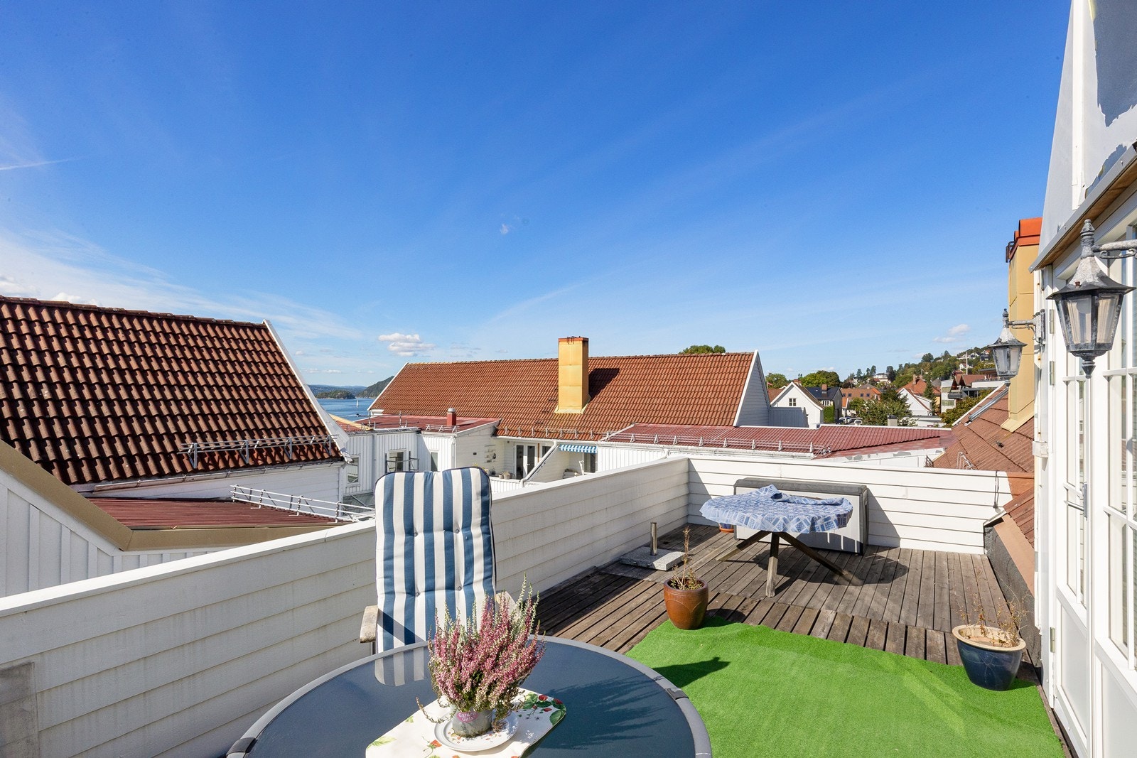 Takterrasse med flotte solforhold. Galleribilde