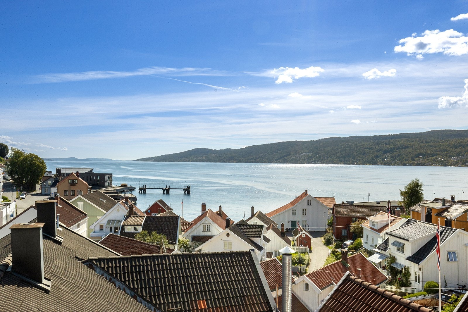 Utsikt fra overbygget terrasse mot syd. Galleribilde