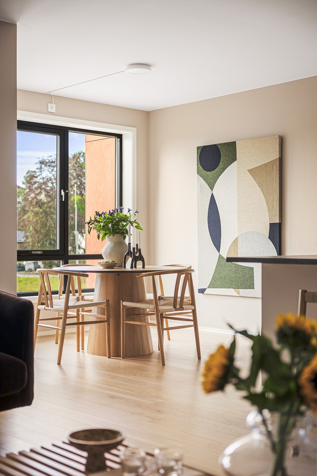 Da bygget ble ferdigstilt i 2022 er det fortsatt gjenværende garanti fra utbygger | Dette skaper en trygghet for ny eier. Galleribilde