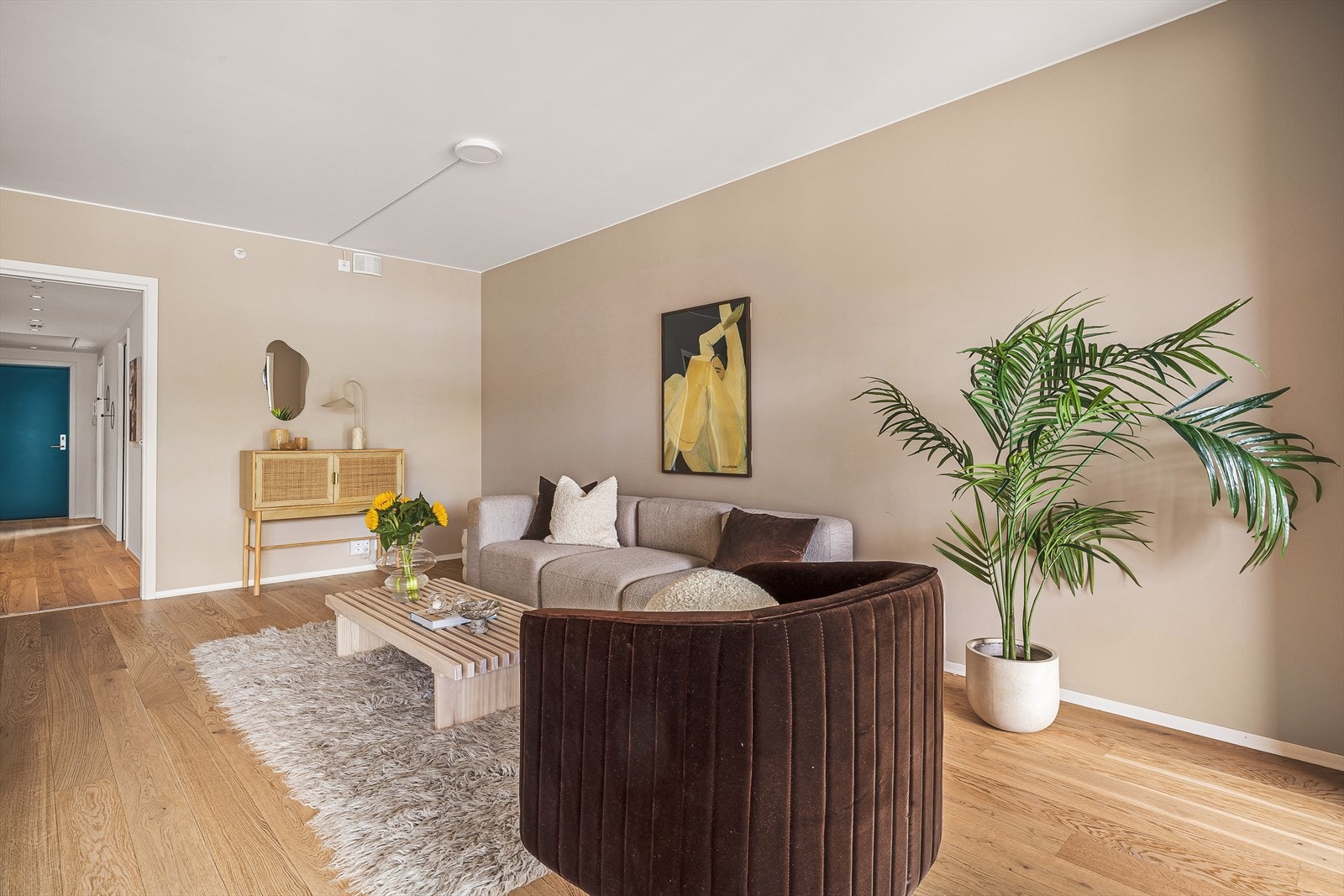 Merk det lekre 1-stavs parkettgulvet som skaper en eksklusiv og behagelig atmosfære i rommet! Galleribilde