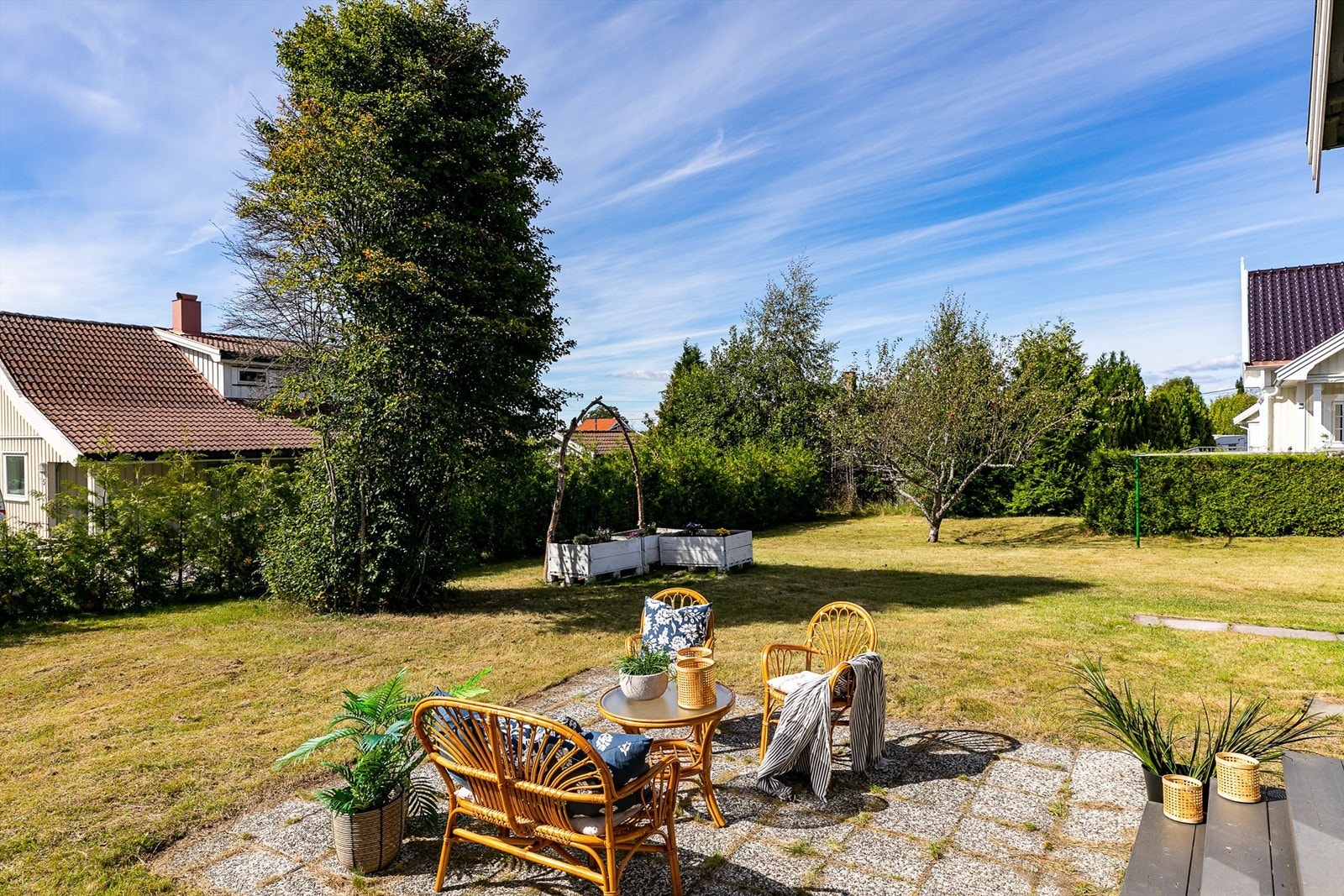 Tomten er på hele 1.117 kvm. og gir familien stor boltreplass i egne omgivelser. Galleribilde