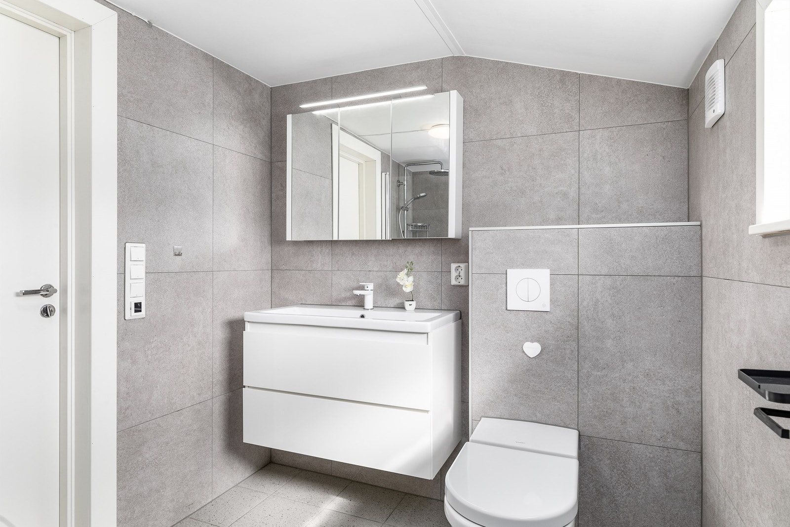 Et helt nytt bad ble etablert i andre etasje i 2024 og er gitt TG 2 for enkelte forhold. Galleribilde