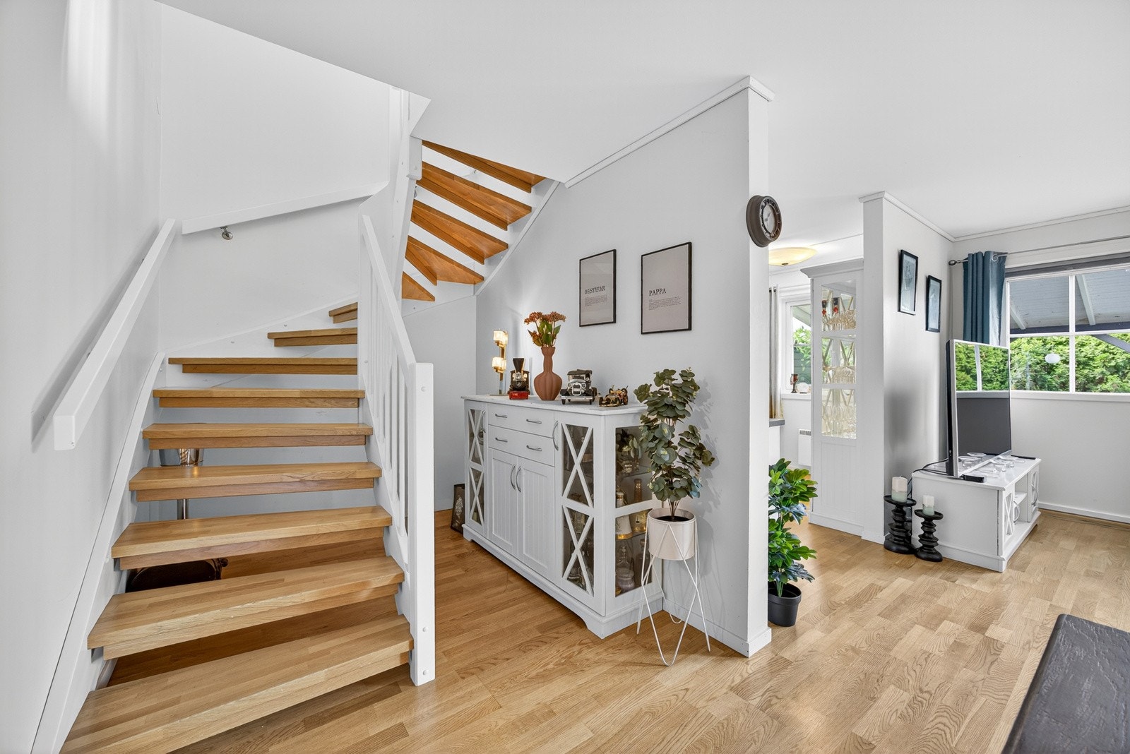 Trapp opp til boligens 2. etasje Galleribilde